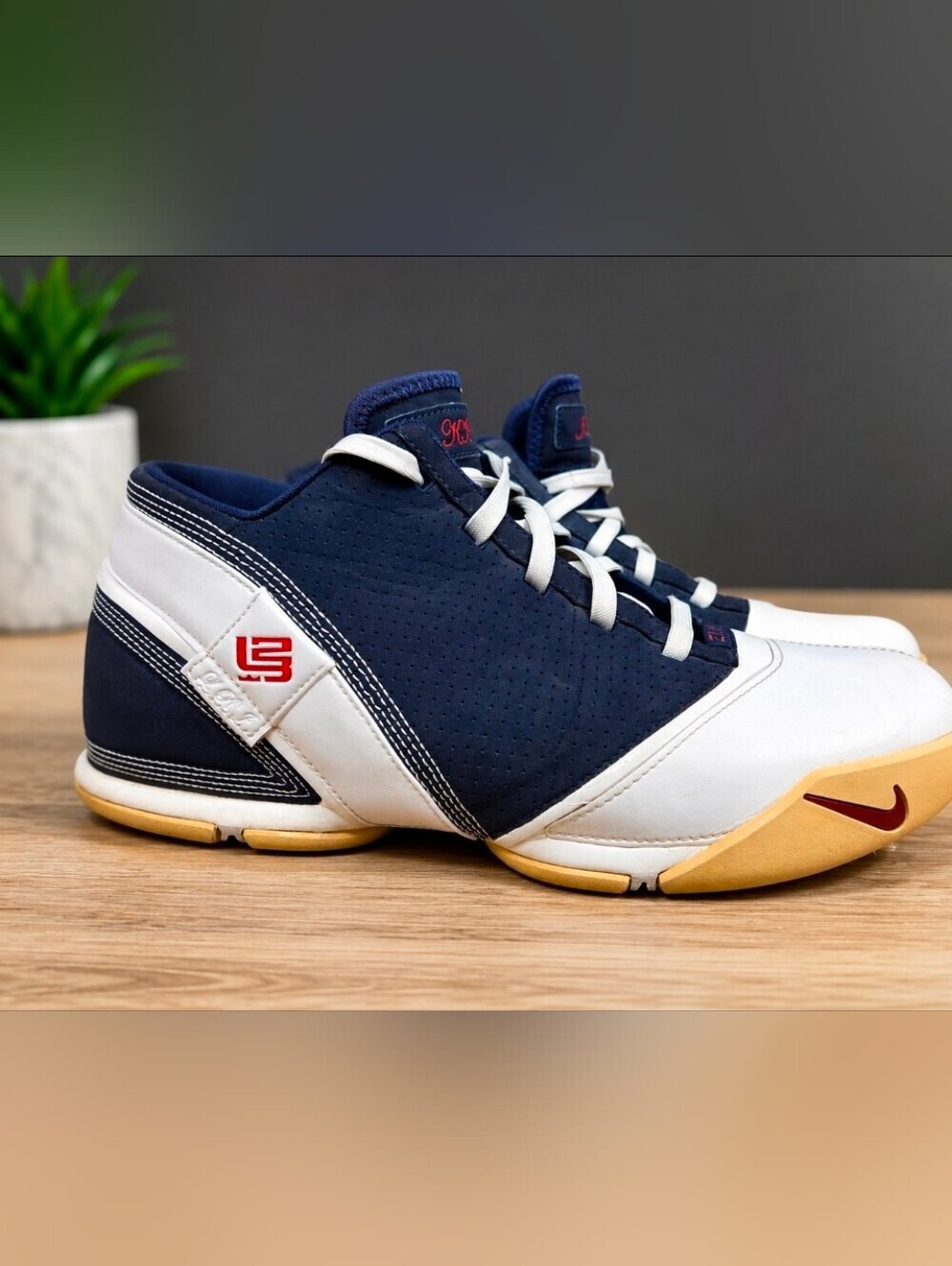 Men's Navy and White Performance Basketball Sneakers